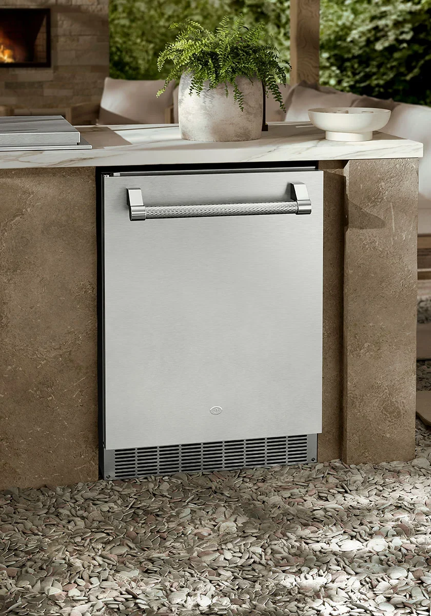 Aspire By Hestan 24" Outdoor Undercounter Refrigerator With Lock & Solid Reversiblr Door - ERS24 - Image 5