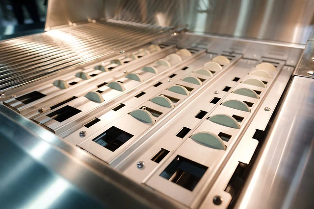 Aspire By Hestan 36" Outdoor Built-In Grill with 2 U-Burner & 1 Sear Burner - EMB36 - Image 10