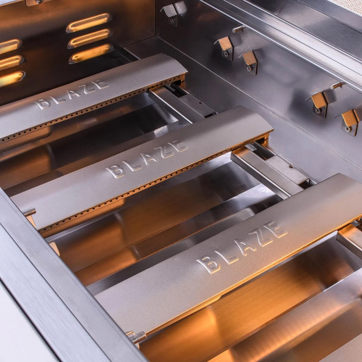 Blaze LTE 40-Inch 5-Burner Gas Grill with Rear Burner and Built-in Lighting System - BLZ-5LTE2-LP/NG - Image 17