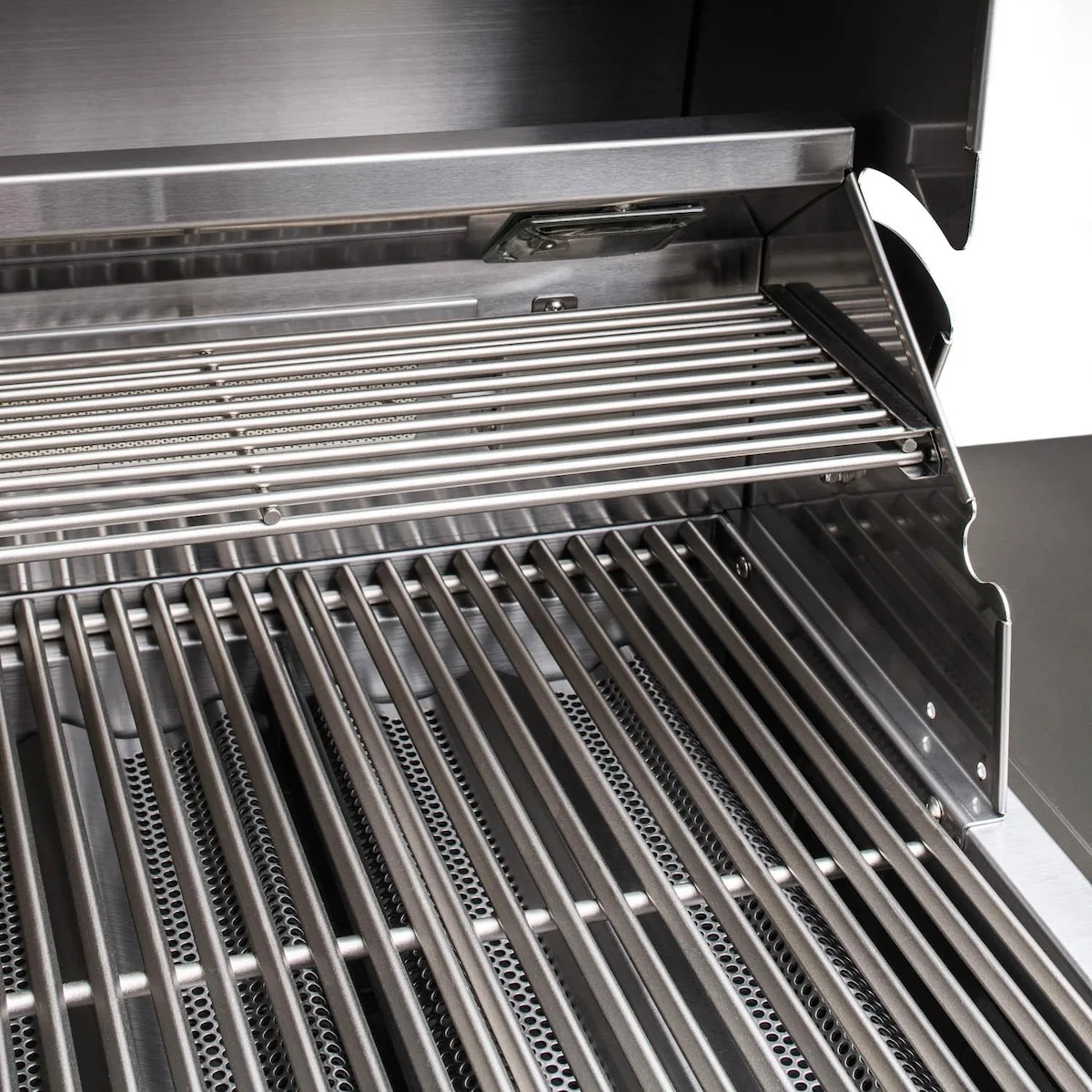 Blaze LTE 40-Inch 5-Burner Gas Grill with Rear Burner and Built-in Lighting System - BLZ-5LTE2-LP/NG - Image 18