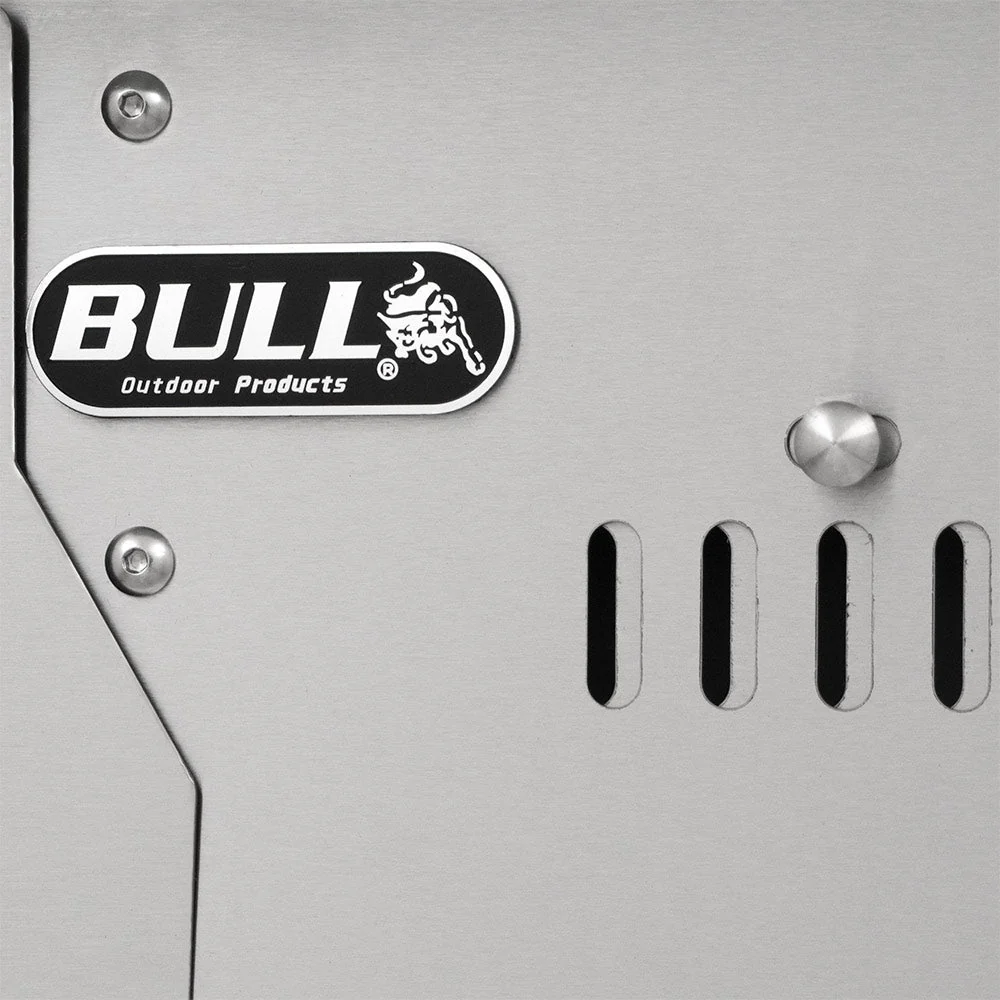 Bull 30-Inch Bison Premium Built-In Charcoal Grill - Image 9