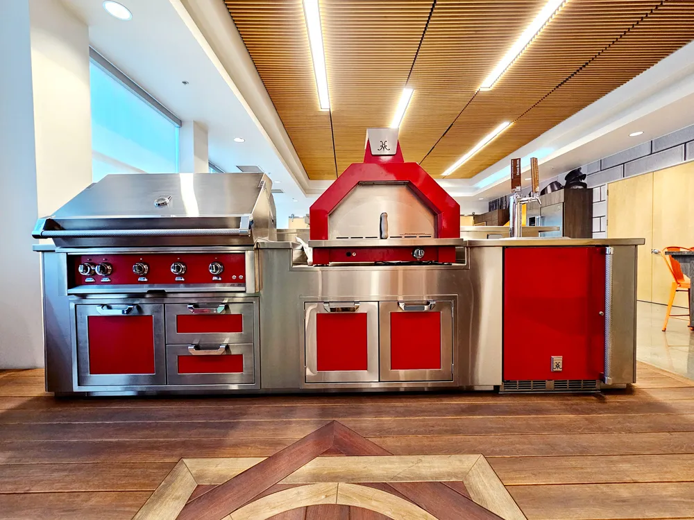 Hestan 12"Foot, With Grill, Outdoor Living Suite with Campania Pizza Oven™ with Beer Dispenser and Bar (SS Countertop) - GESDBC12 - Image 3