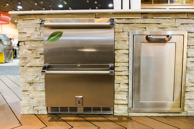 Hestan 24″ Outdoor Refrigerator Drawers With Lock - GRR24 - Image 13