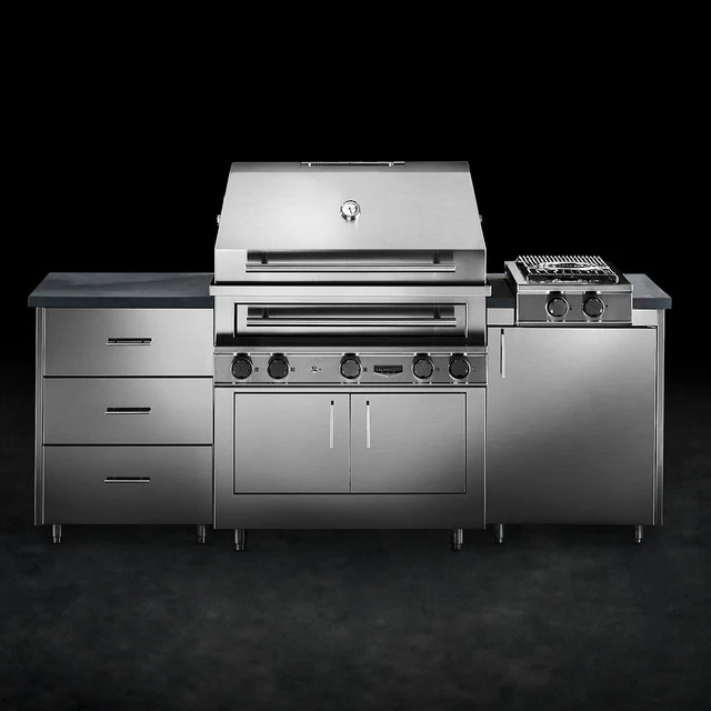 Kalamazoo K750HS Freestanding Hybrid Fire Grill with Side Burner - Image 2