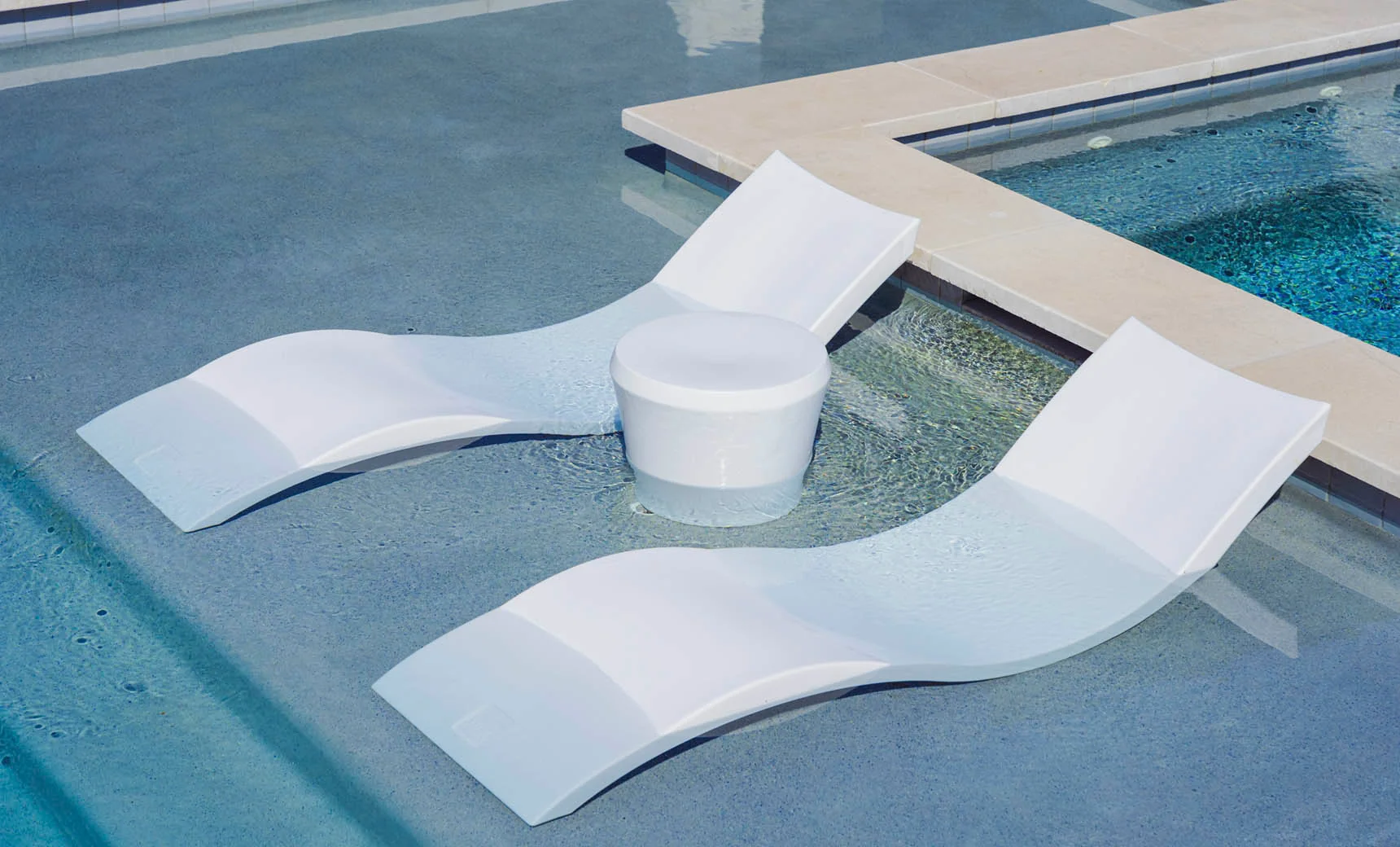 Ledge Lounger Affinity Side Table - Image 6