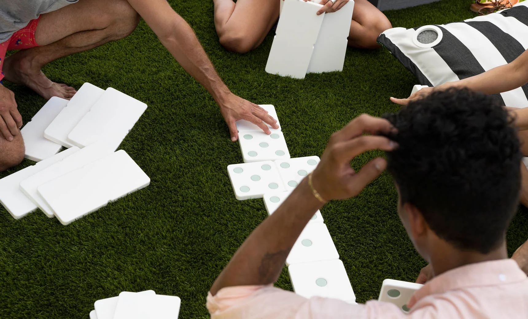 Ledge Lounger Dominoes - Image 3