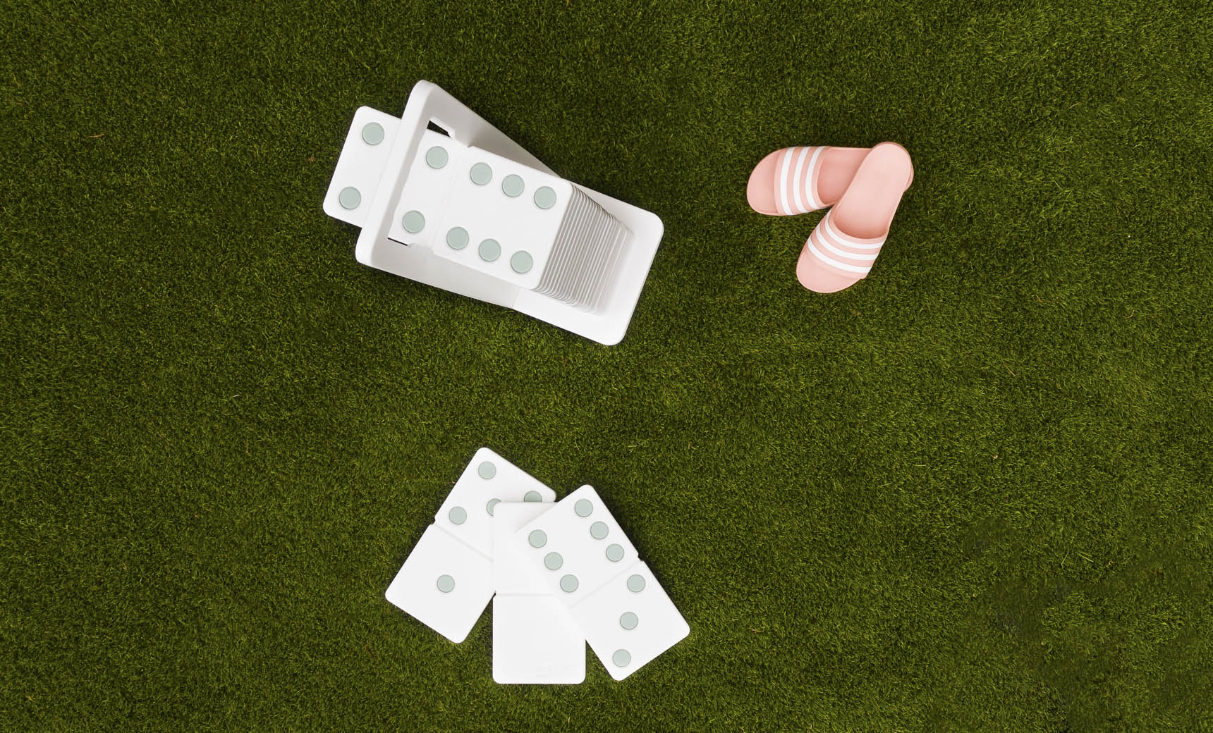 Ledge Lounger Dominoes - Image 5