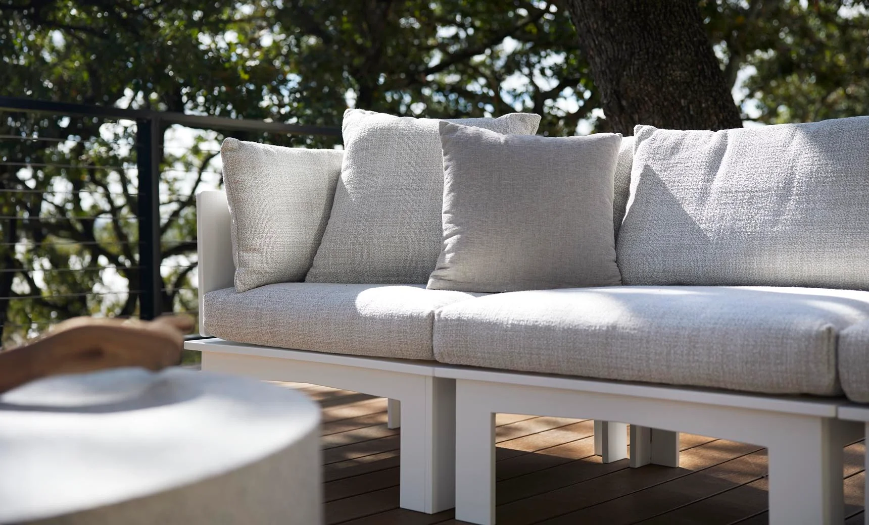 Ledge Lounger Mainstay Sectional Relaxed Right Armchair - Image 2