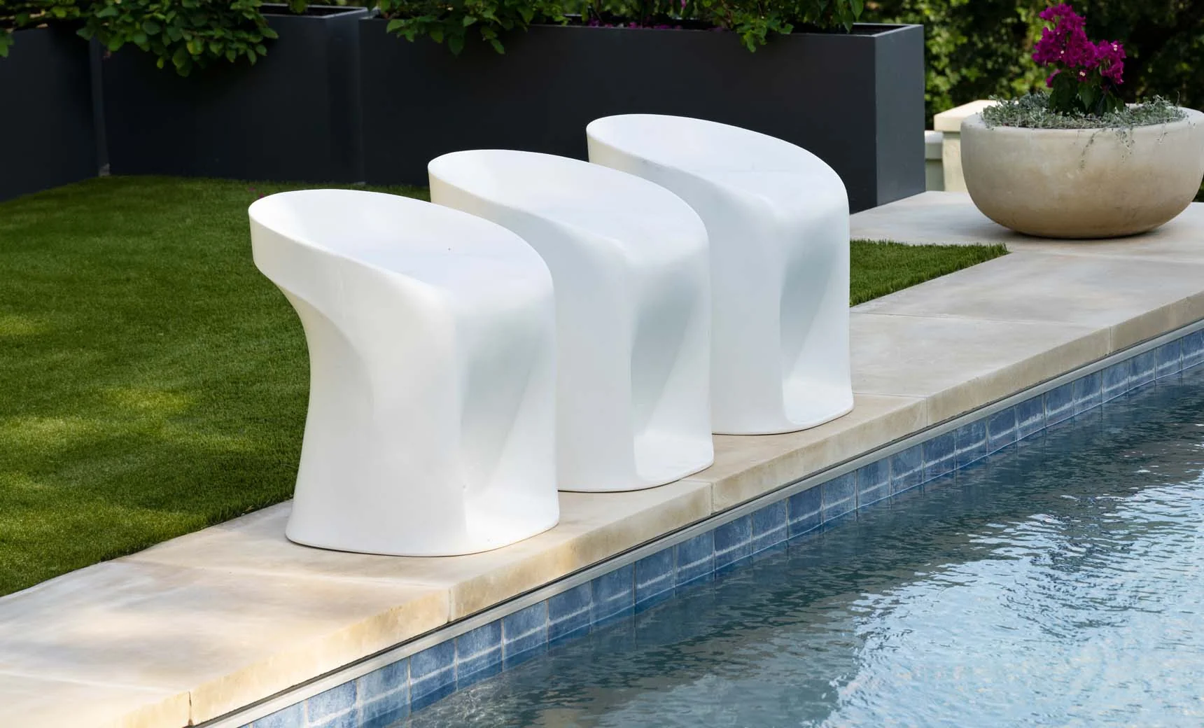 Ledge Lounger Signature Barstool Counter Height - Image 4