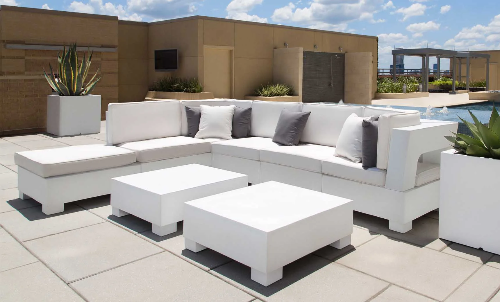 Ledge Lounger Signature Coffee Table - Image 3