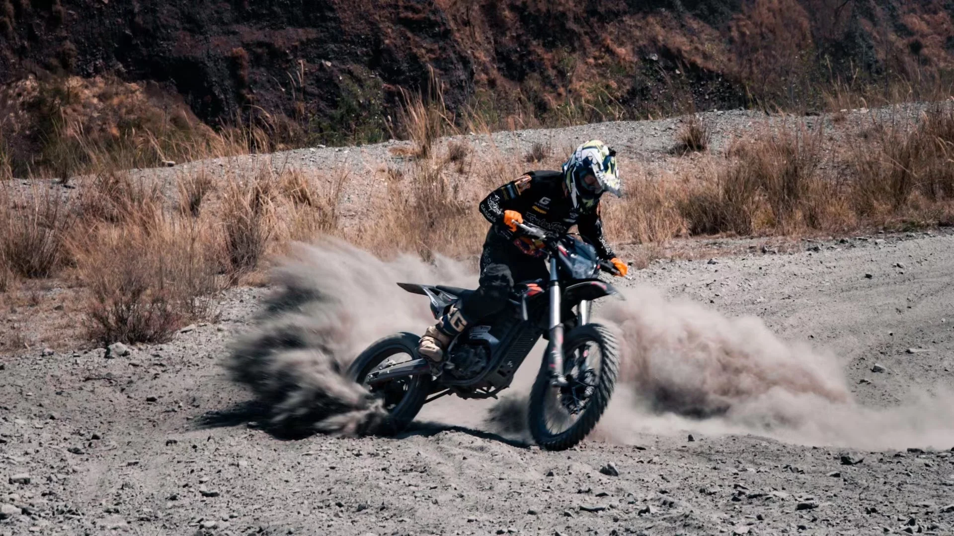 MotoTec Venom 72V/50Ah 12000W Electric Dirt Bike - Image 12
