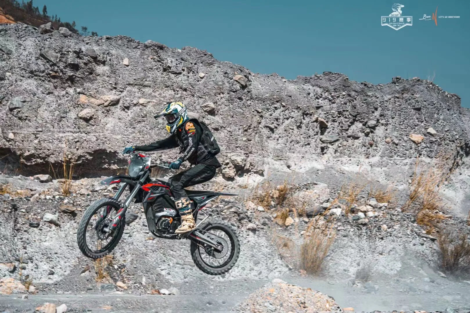 MotoTec Venom 72V/50Ah 12000W Electric Dirt Bike - Image 14