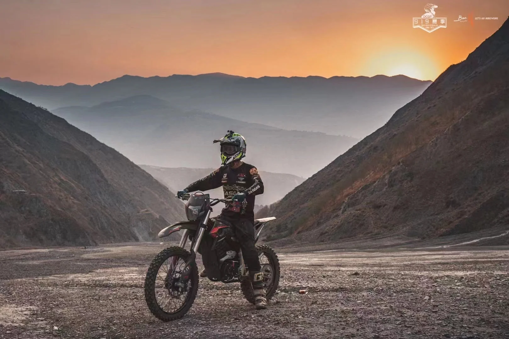MotoTec Venom 72V/50Ah 12000W Electric Dirt Bike - Image 15