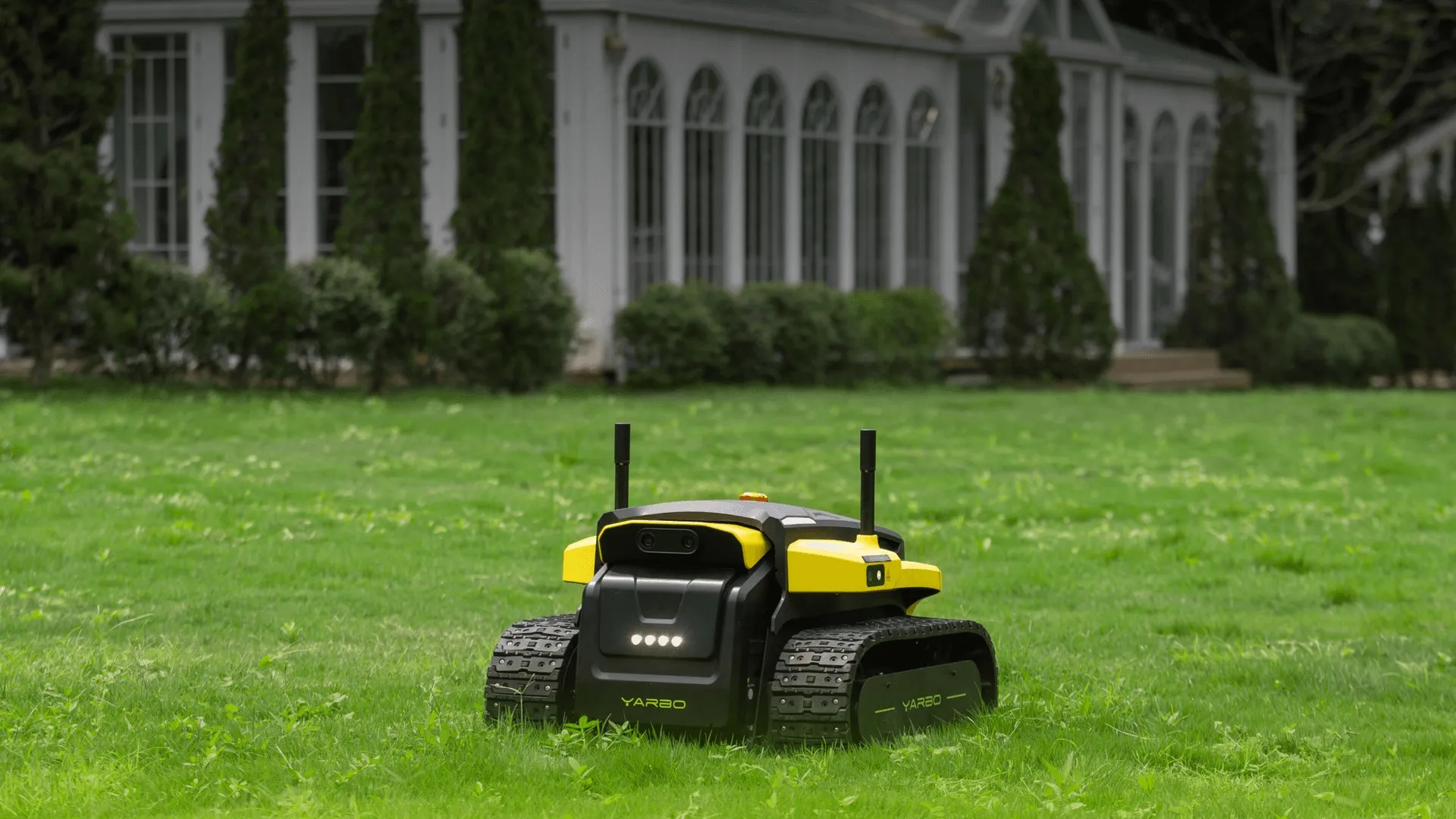 YARBO Core Modular Yard Robot