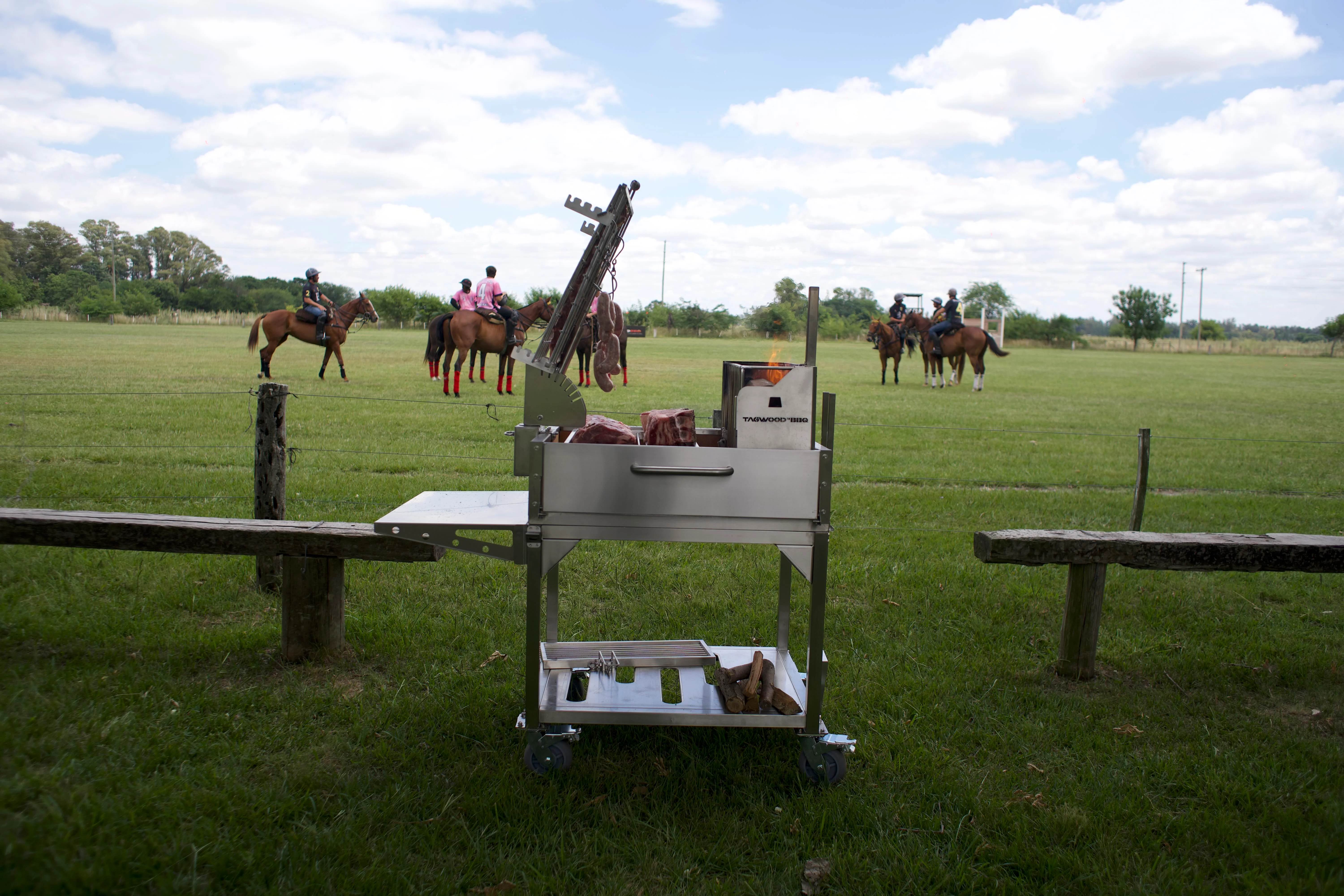 Tagwood BBQ Argentine Clamp Grill with firebox | BBQ33SS -- - Image 18