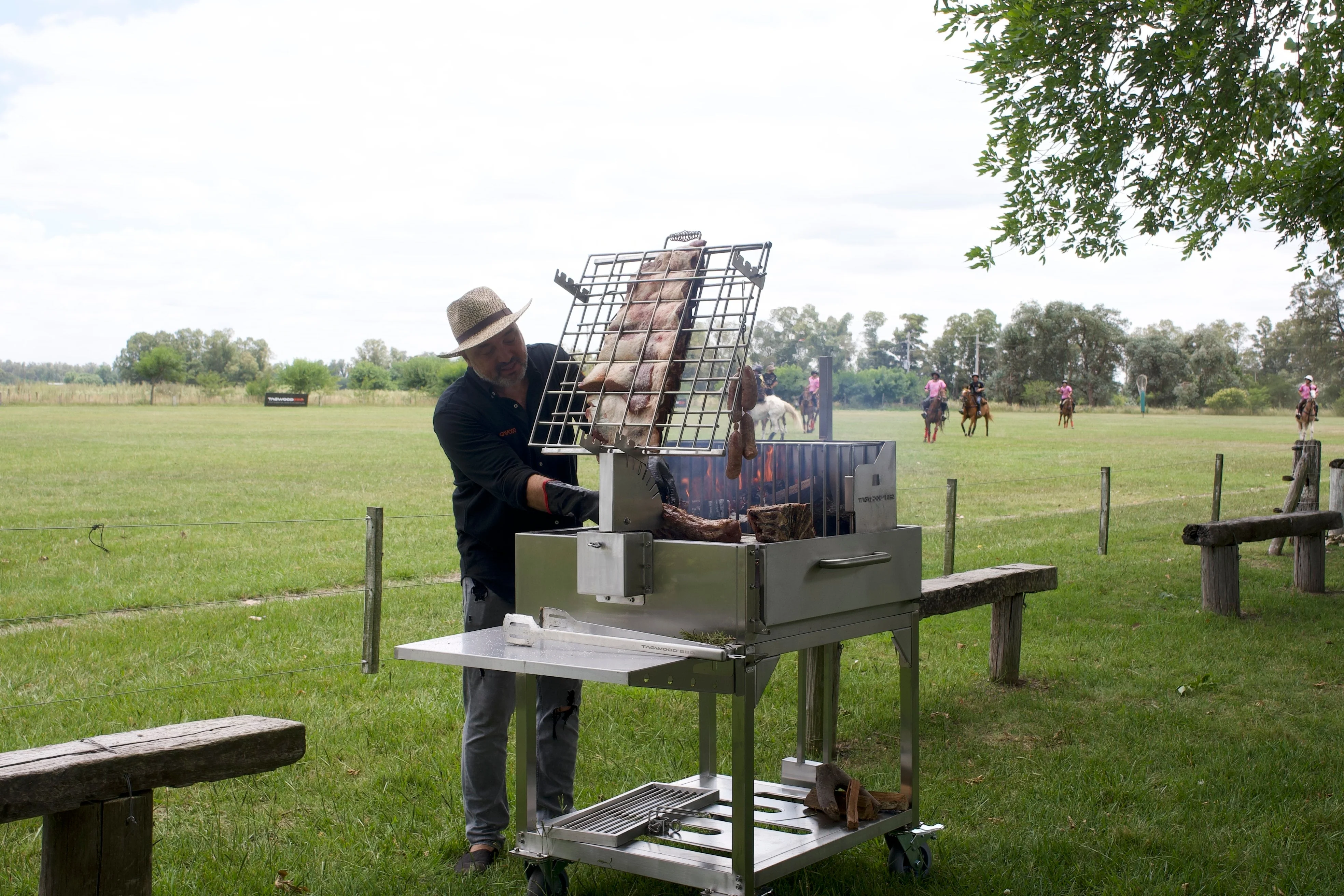 Tagwood BBQ Argentine Clamp Grill with firebox | BBQ33SS -- - Image 6