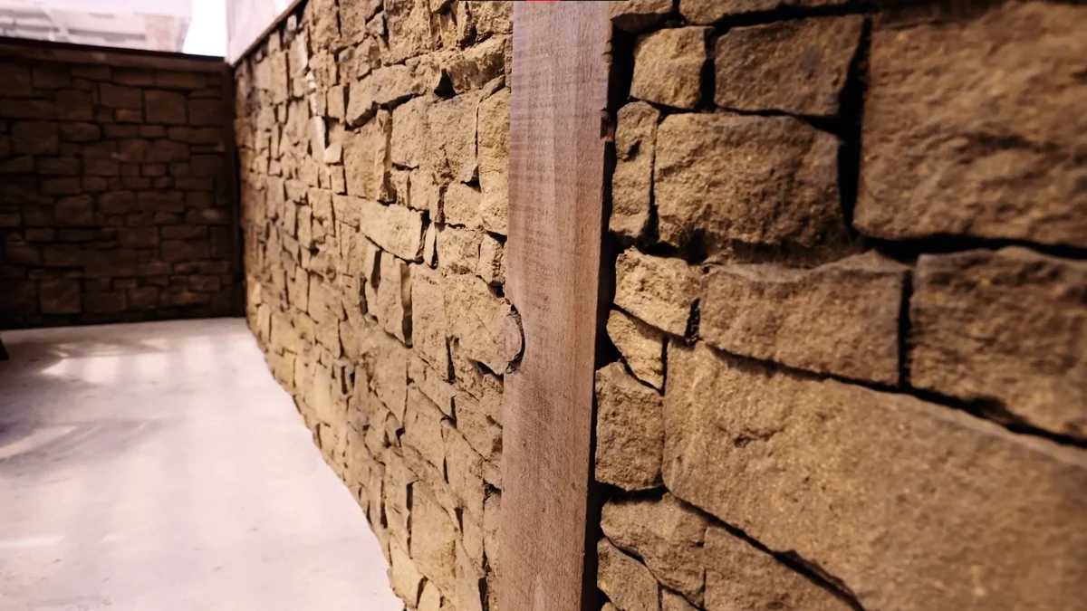Universal Rocks Large Cobblestone Rock Wall 16' x 9' Panel – COBBLESTONE-PANEL-LG - Image 6
